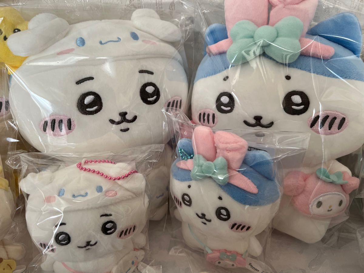 ちいかわ×サンリオ ぬいぐるみ マスコットホルダー ブローチ ちいかわ×サンリオ ぬいぐるみ マスコットホルダー ブローチ