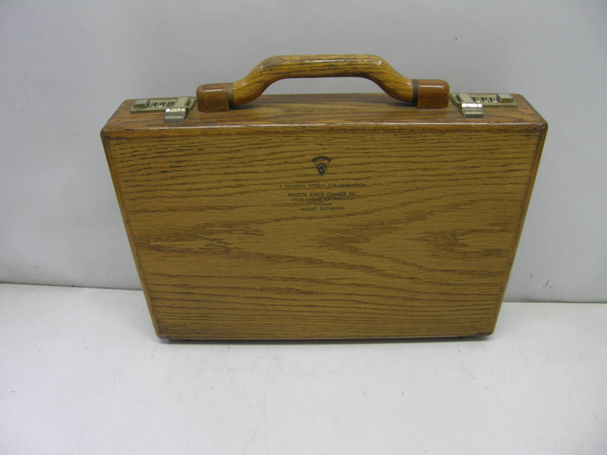 Old! natural tree made! attache case! key attaching!44×30×8.5cm( wood grain )