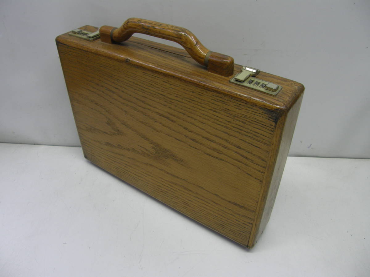 Old! natural tree made! attache case! key attaching!44×30×8.5cm( wood grain )