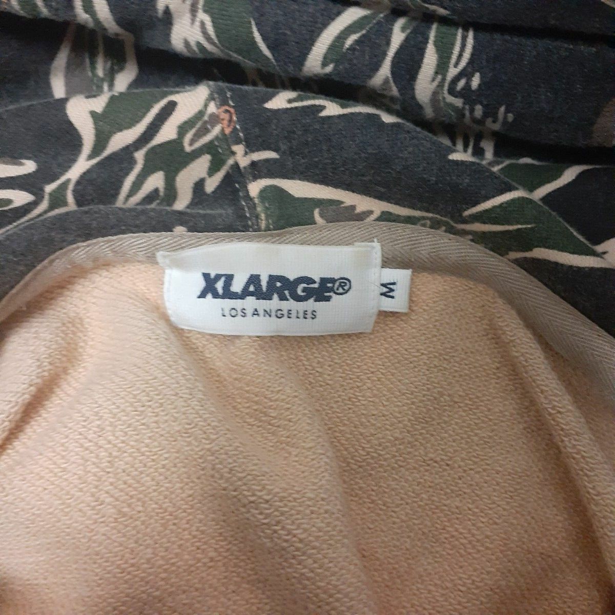 即日発送】XLARGE カモフラ柄 迷彩パーカー デカロゴ フーディー