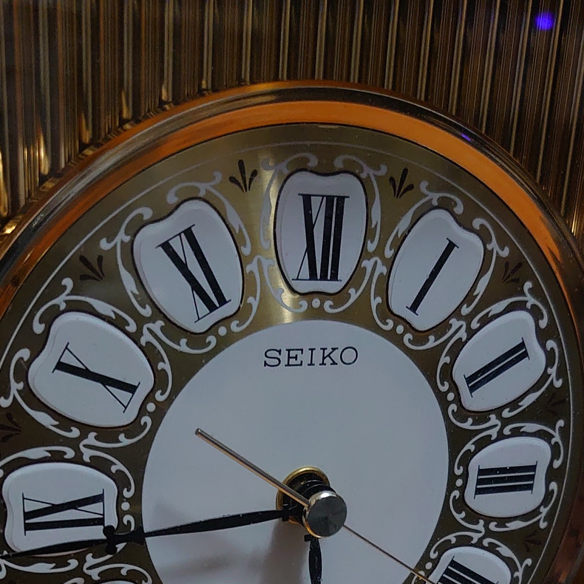 SEIKO セイコー 置時計 QF407G ゴールドヘアライン 稼働品 SEIKO セイコー 置時計 QF407G ゴールドヘアライン 稼働品