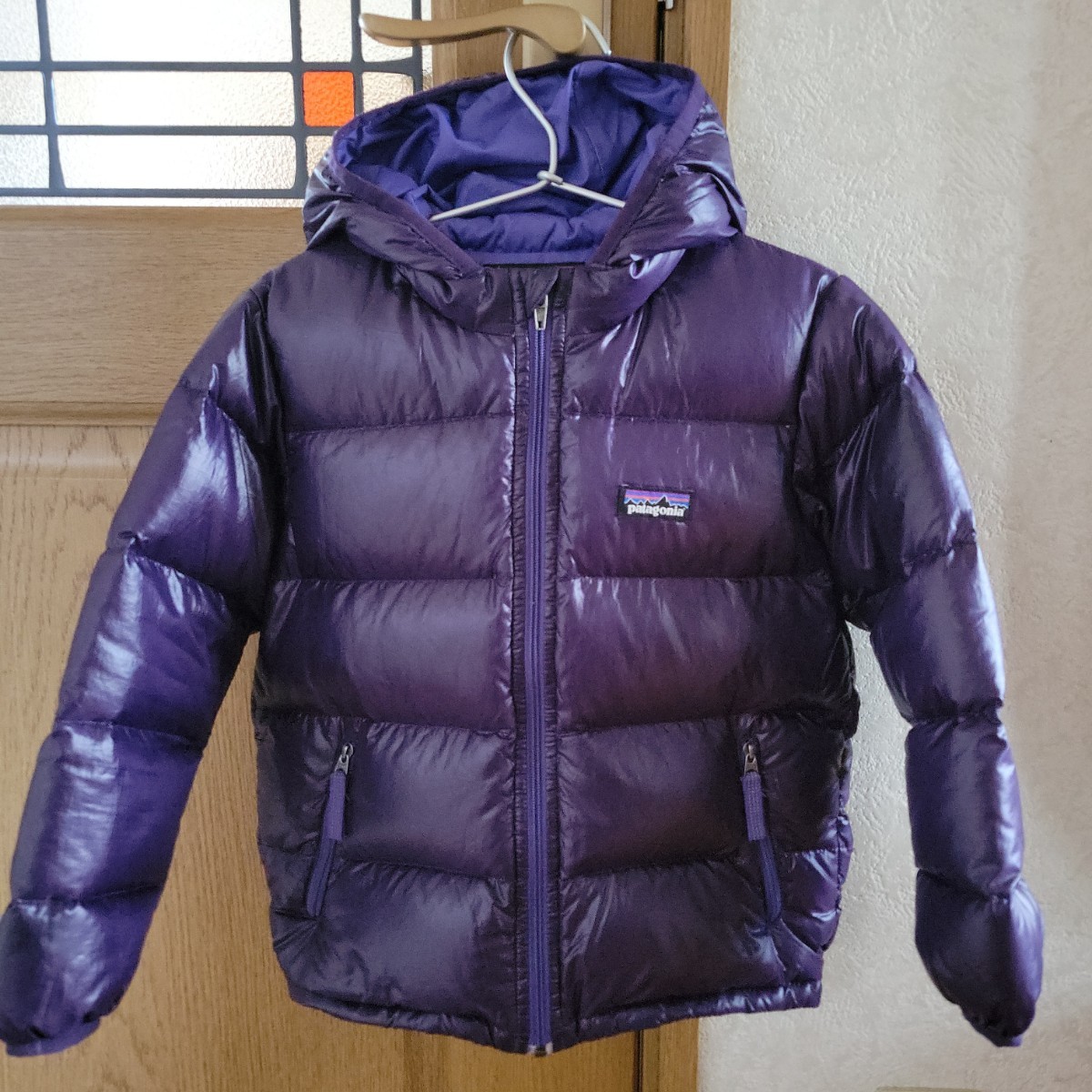 サイズ4T patagonia パタゴニア キッズ ダウンジャケット｜PayPayフリマ