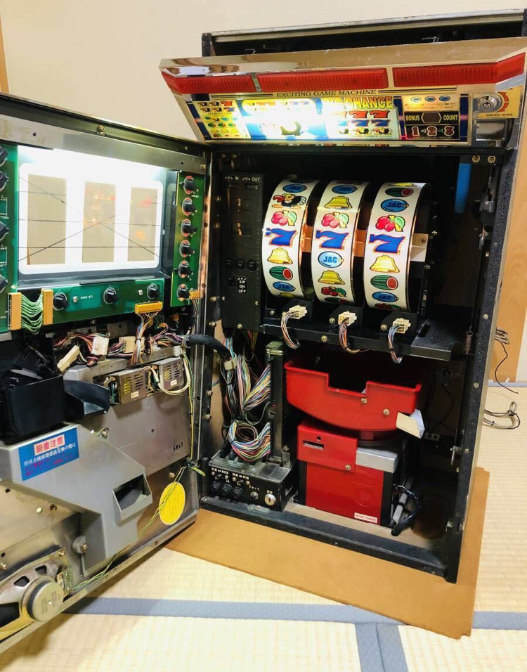 ヤフオク! - パチスロ 4号機ユニバーサル クランキーコンド...