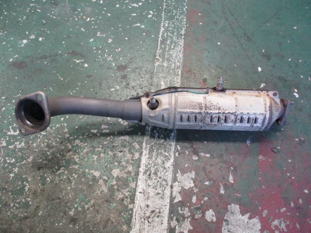 526526☆DBA-RG1/ステップワゴン【純正】触媒 コンバーター