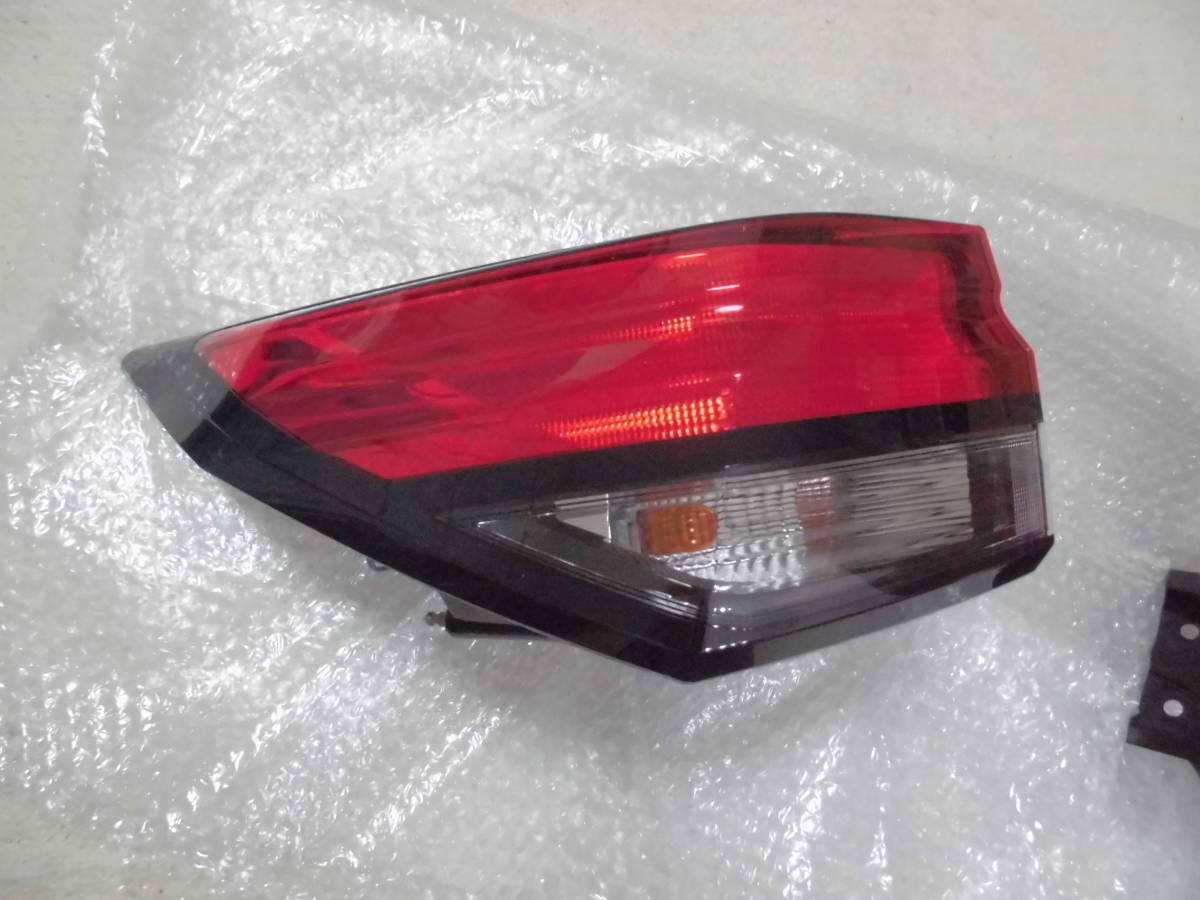 品質は非常に良い 即決 美品 新車外し ノート E13 純正 テールランプ 品質は非常に良い 即決 美品 新車外し ノート E13 純正 テールランプ
