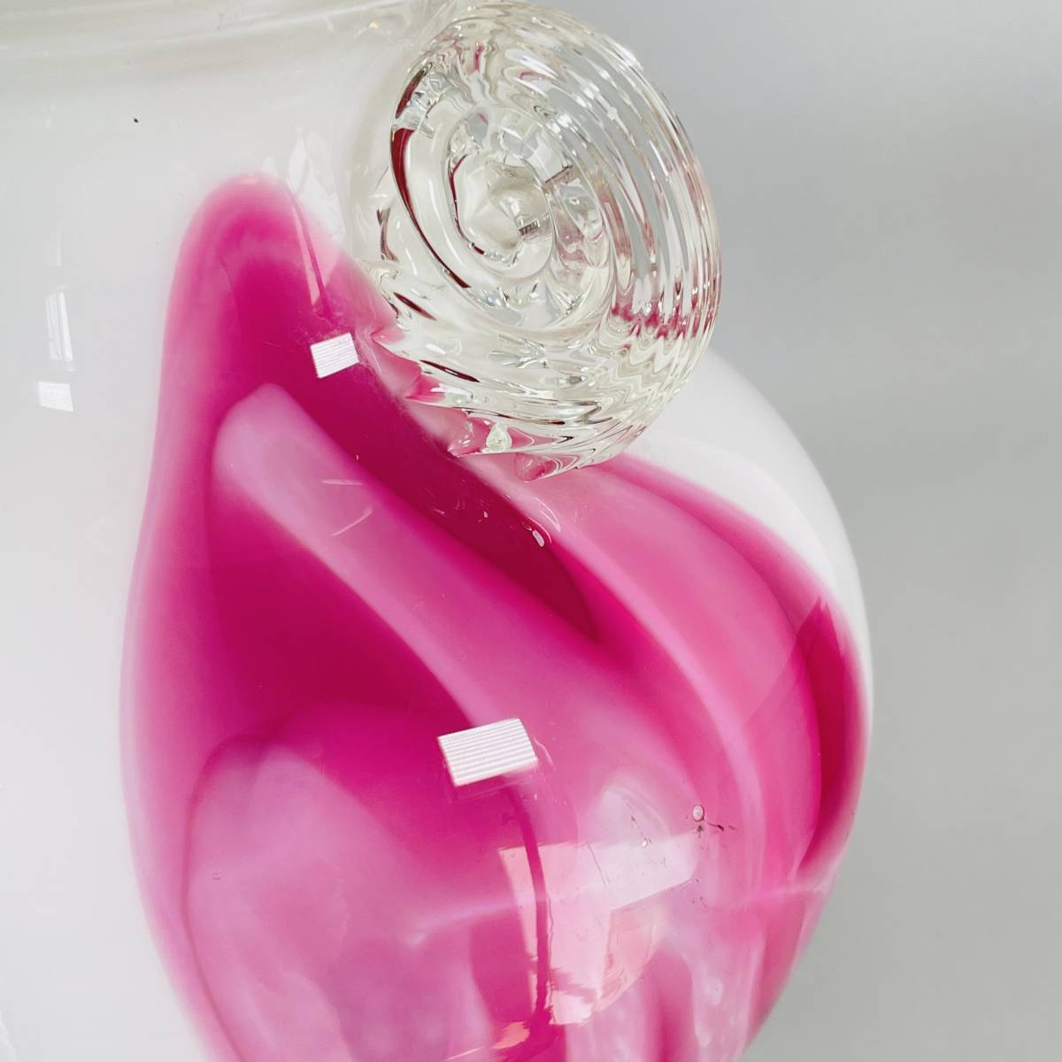カメイグラス 花器 花瓶 水瓶 ガラス 高さ29cm 大型 ピンク×白　マーブル　_画像9