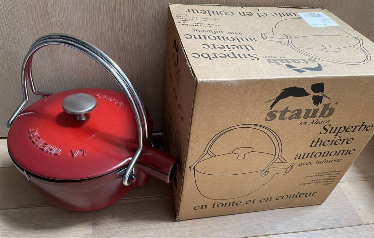 Staub ストウブ La Theiere ラウンドティーポットレッド ヤカン Staub ストウブ La Theiere ラウンドティーポットレッド ヤカン