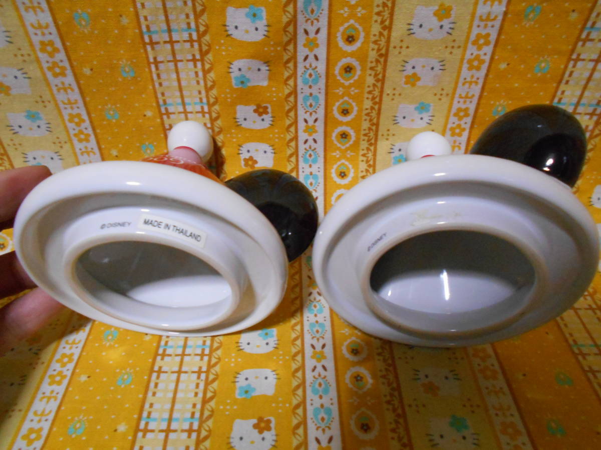 ♪ディズニー美品東京ディズニーリゾートクリスマス2009陶器製ミッキーマウス＆ミニーマウス型蓋付カップセット_画像10