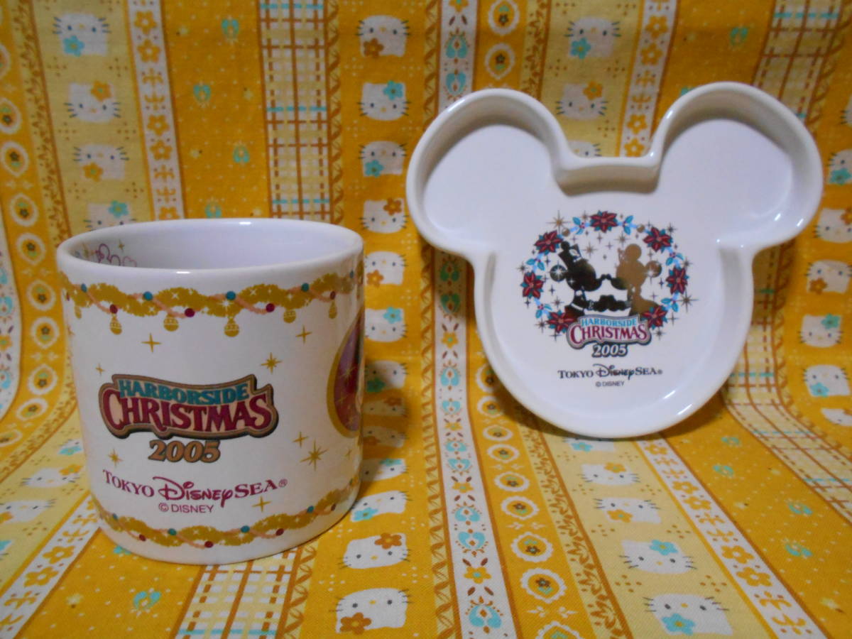 ♪ディズニー美品東京ディズニーシーハーバーサイドクリスマス2005陶器製カップ＆ミッキーマウス型プレートセットミッキー＆ミニーマウス_画像1