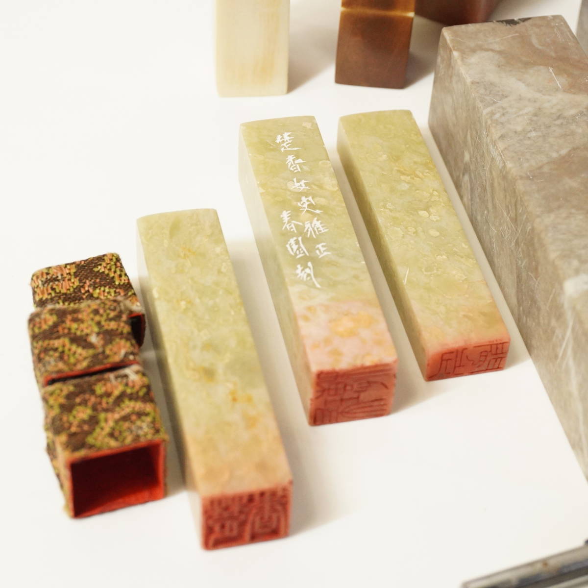 昭和レトロ篆刻(てんこく)セット 専用木箱付 石印材、印刀、印台 昭和レトロ篆刻(てんこく)セット 専用木箱付 石印材、印刀、印台
