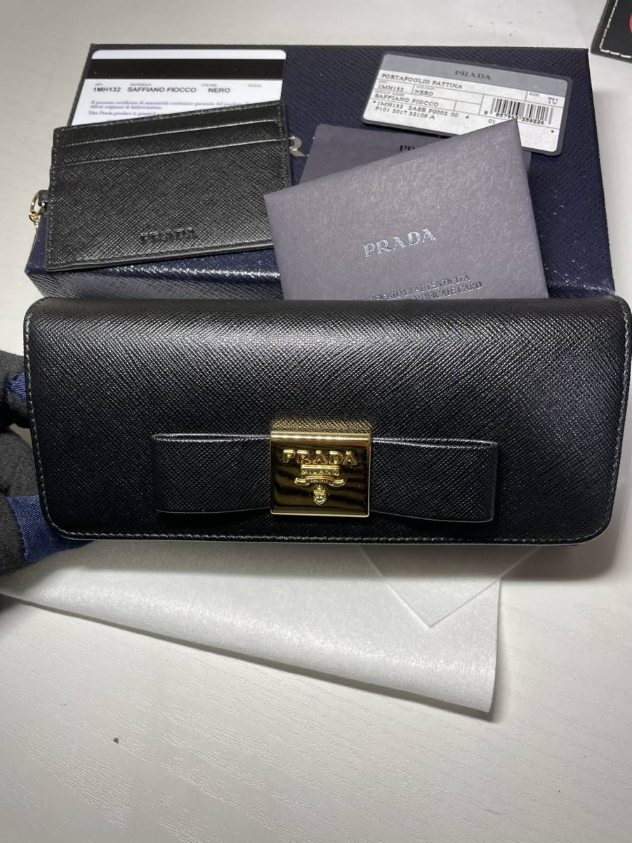 ★PRADA★ プラダ 二つ折り長財布 レザー サフィアーノウォレット 新品　レディース　パスケース付き　ブラック_画像1