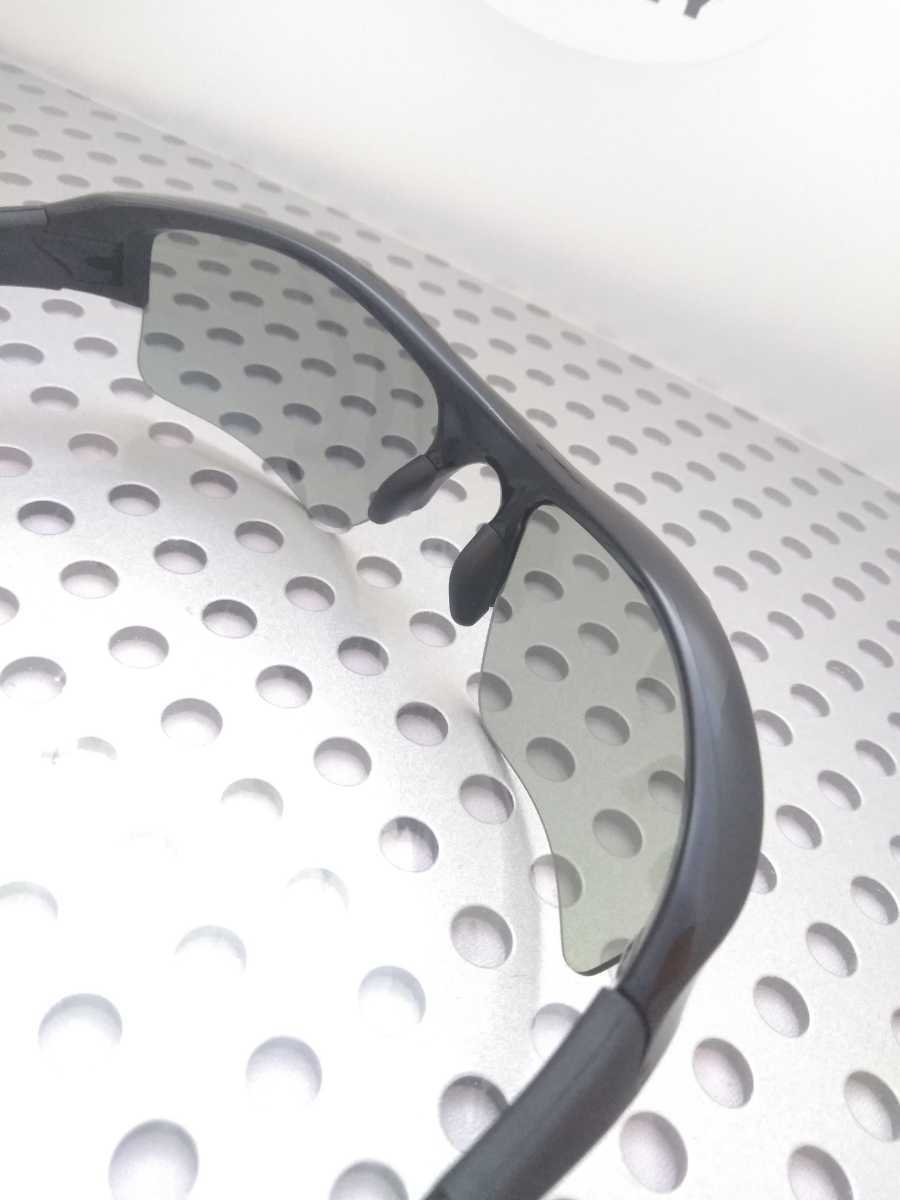 調光・偏光!フラックジャケットXLJ【OAKLEY】FLAKJACKET PHOTOCHROMIC POLARIZED オークリー サングラス_画像6