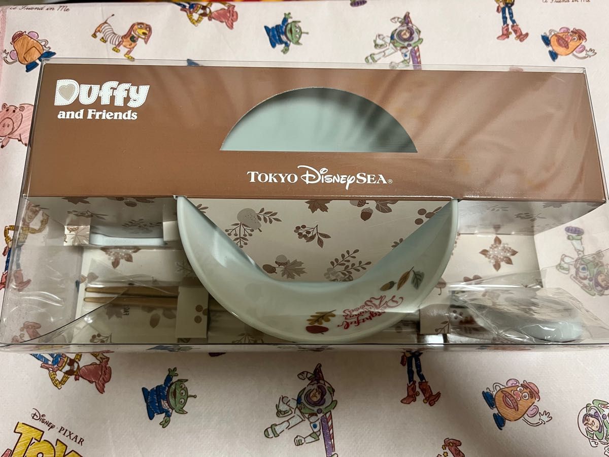 ダッフィーアンドフレンズ お茶碗セット 茶碗 お箸 箸置き ダッフィーアンドフレンズ お茶碗セット 茶碗 お箸 箸置き