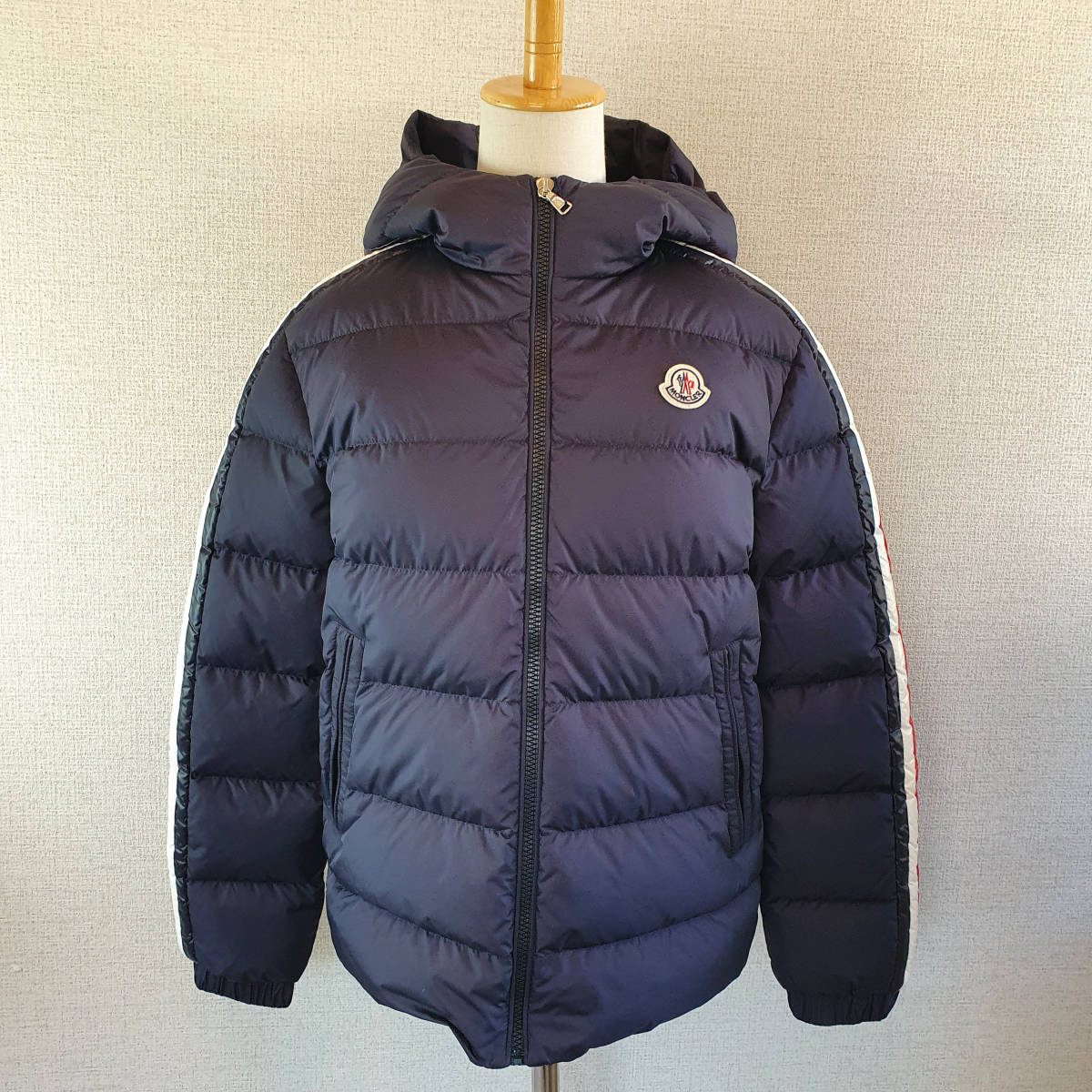 【新品・未使用】MONCLER kids Chrale ダウンジャケット 14Y 1A0001968352