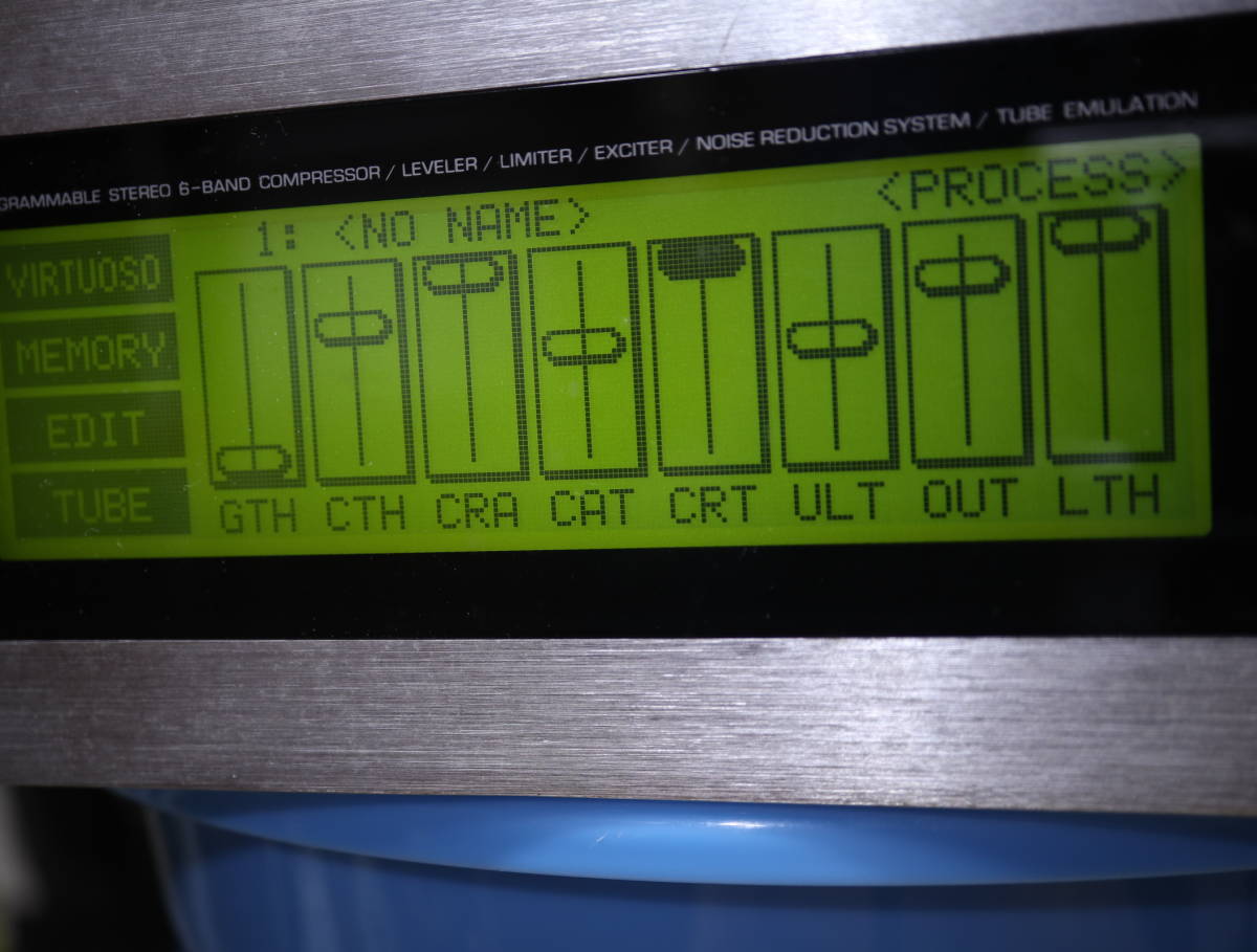 BEHRINGER (ベリンガー) ハイパフォーマンス マルチエンジン DSP2024P