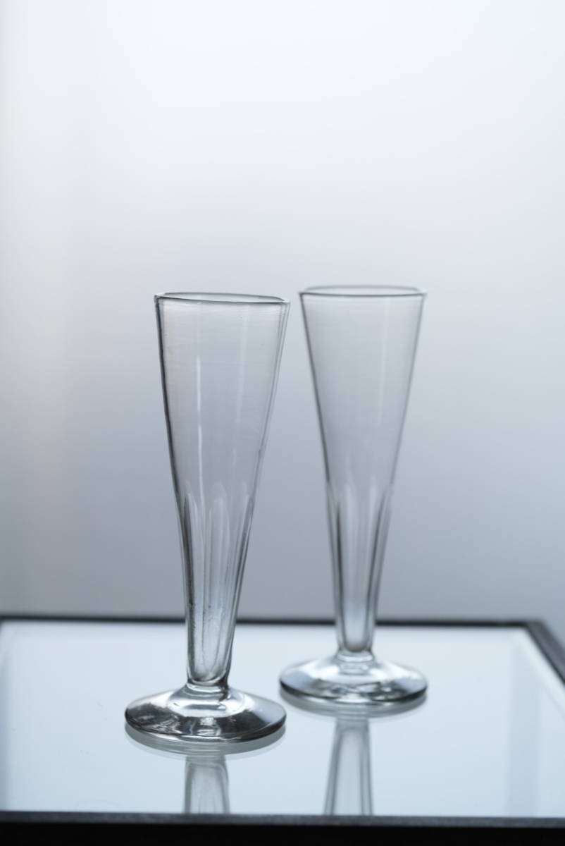 古い手吹きのガラスのシャンパーニュフルートグラス 2客セット / 19世紀・フランス / 硝子 ワイングラス アンティーク 古道の画像1