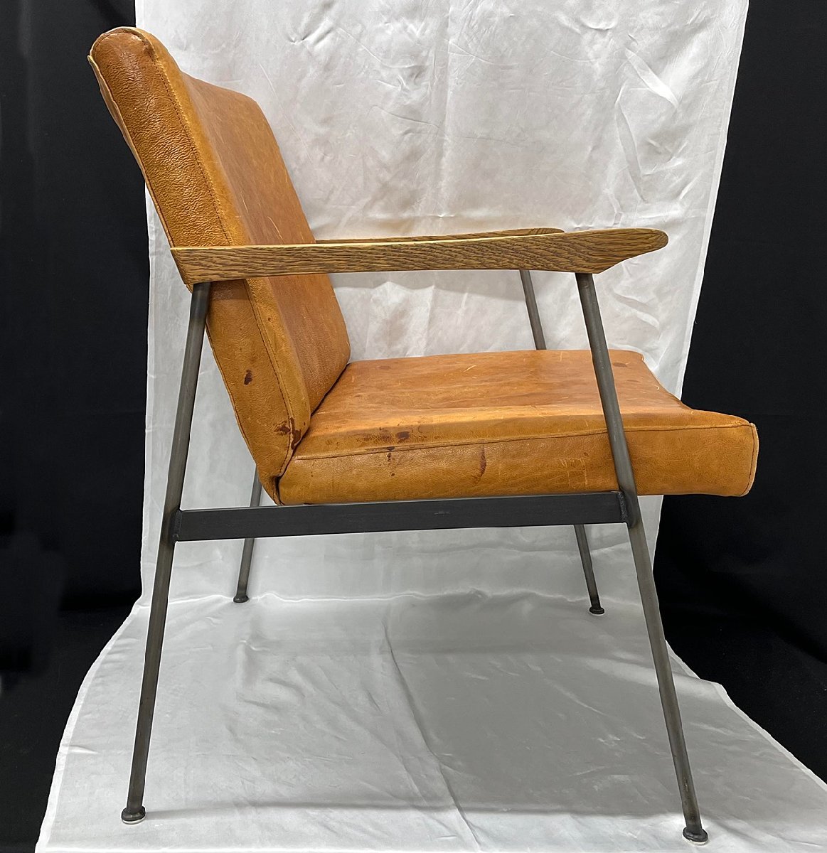 □TRUCK FURNITURE トラックファニチャー□FURROWED-LEATHER ARM CHAIR