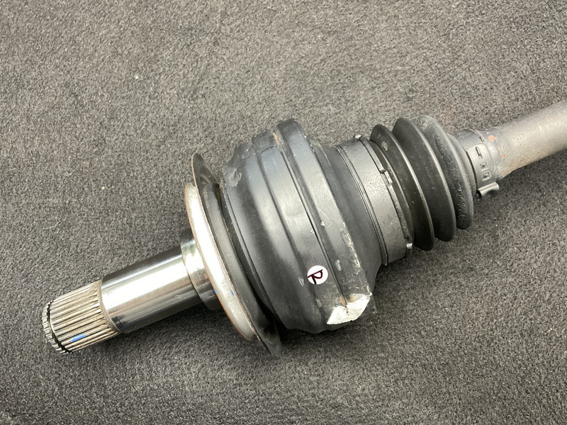 MB207 C219 CLS500 AMG sport P previous term right rear drive shaft * shaft diameter approximately 29mm/32mm * noise / boots crack less *