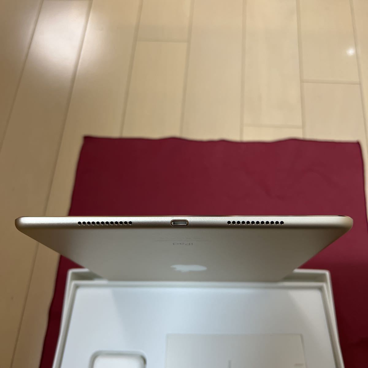 美品　iPad Pro 9.7インチ　Wi-Fi 128GB ゴールド　_画像8