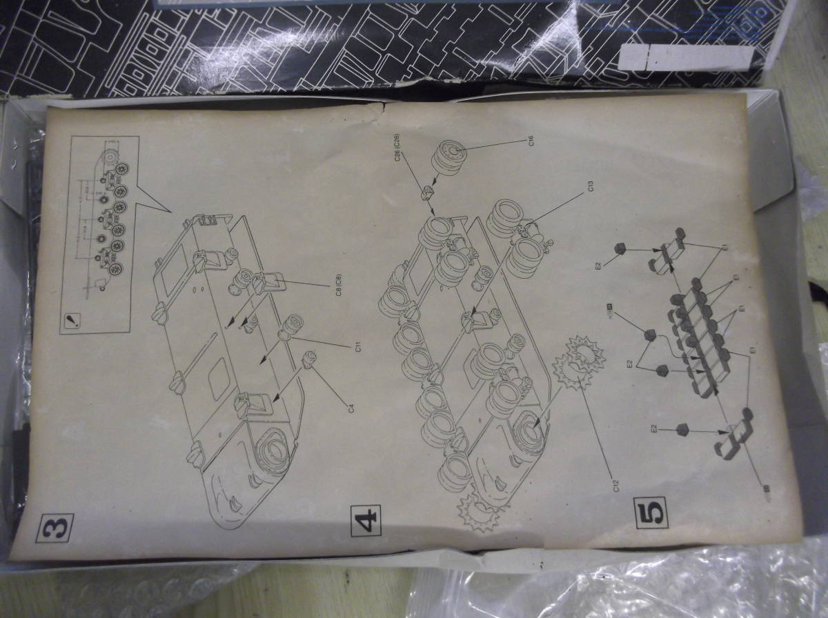 ハセガワ 1/35 M-4 HVSS RUNNING GEAR w/T-80 TRACK SET M4A3 シャーマン 現状渡し品 同梱不可_画像3