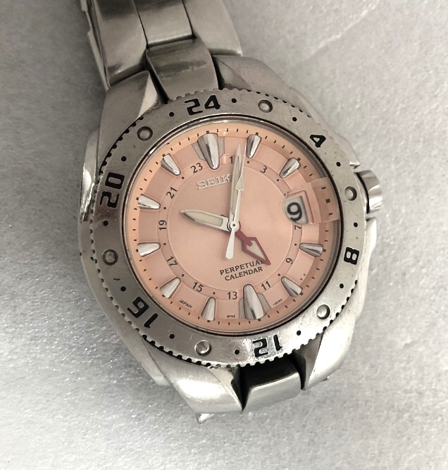 SEIKO 8F56 パーペチュアル カレンダー 稼動品 ピンク GMT 24時間計 ブレスレット 時計 好きに も セイコー ウォッチ