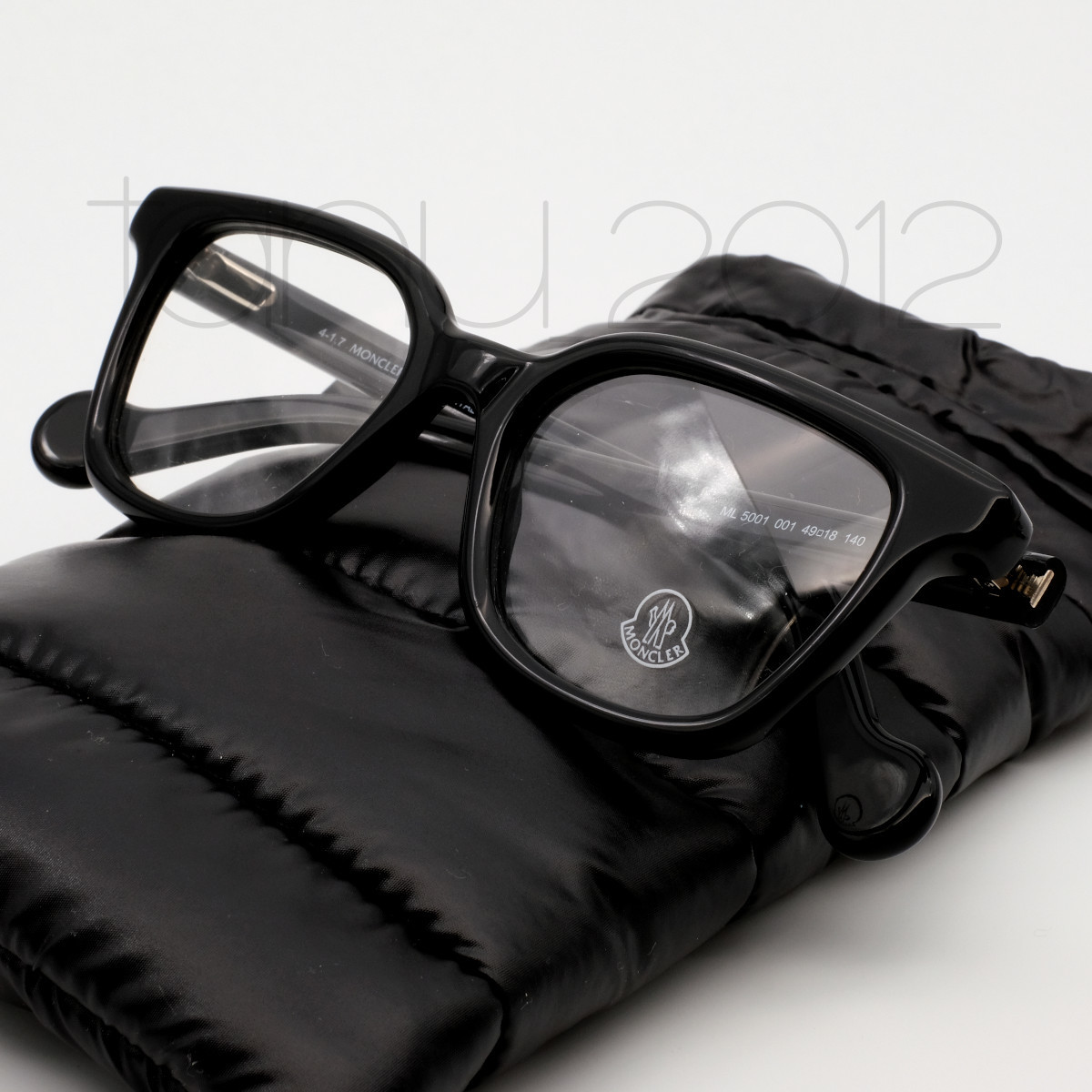 新品本物 雑誌掲載人気モデル MONCLER ML5001 001 ブラック