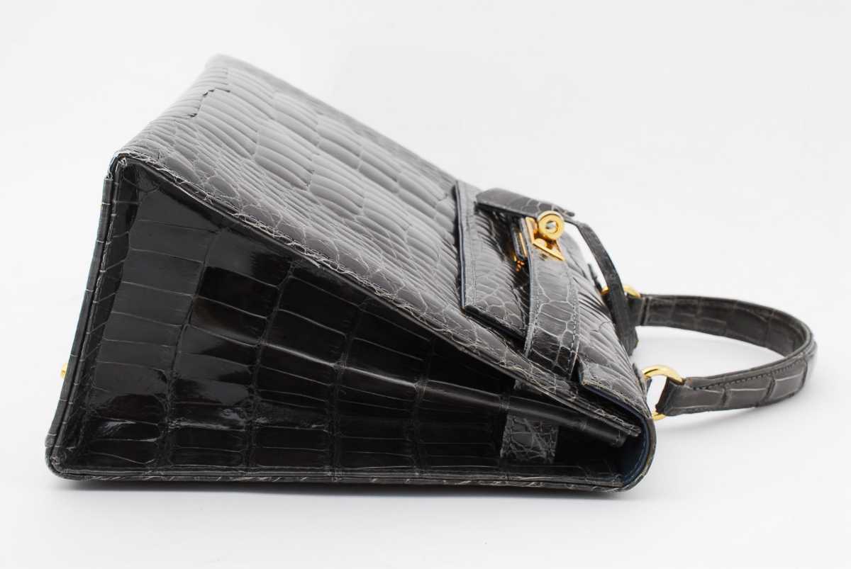 D-30 美品 クロコダイル シャイニング加工 ゴールド金具 ハンドバッグ