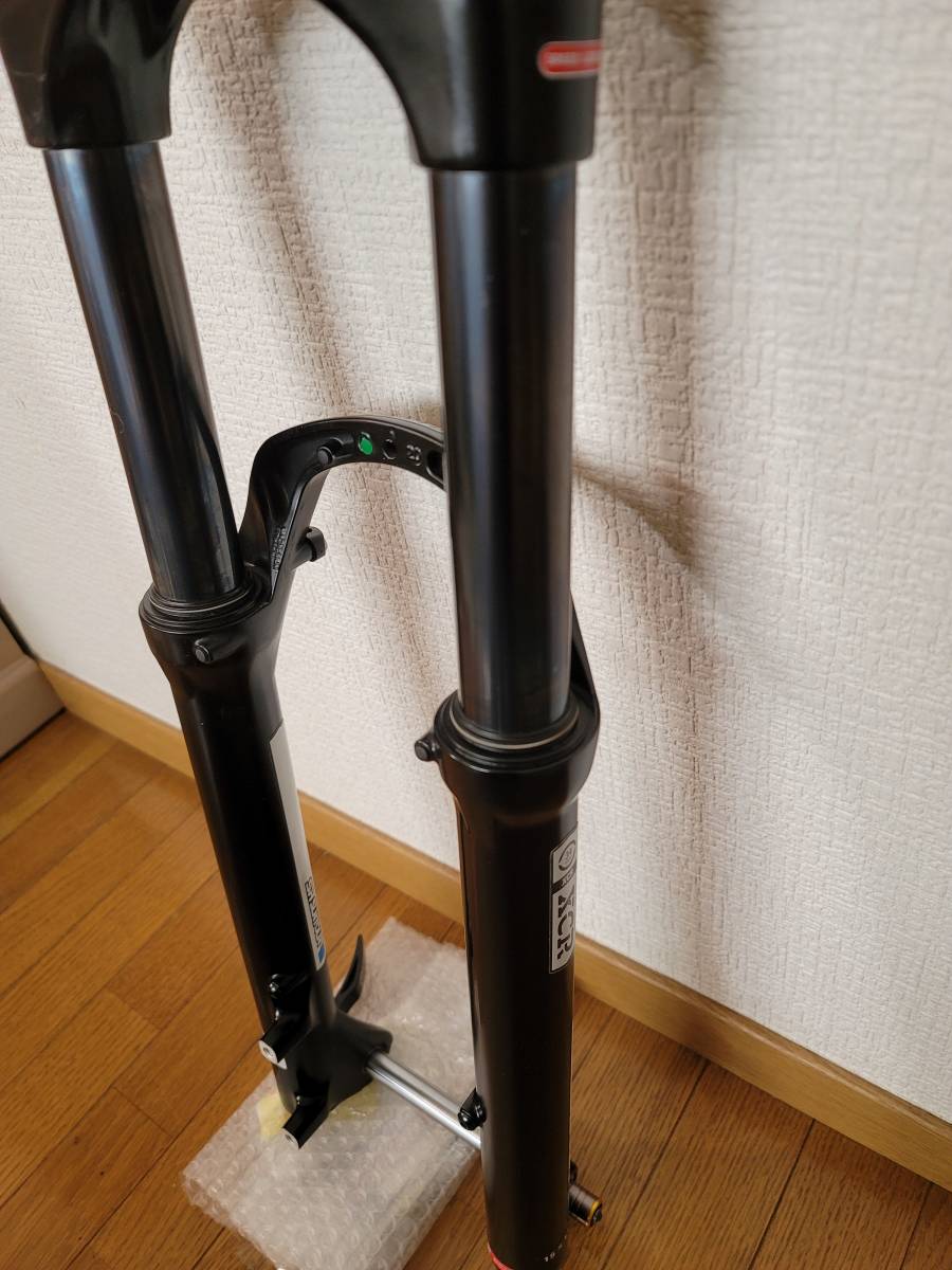 定価48万円のバイク装着サスペンションフォークSR SUNTOUR XCR34-AIR