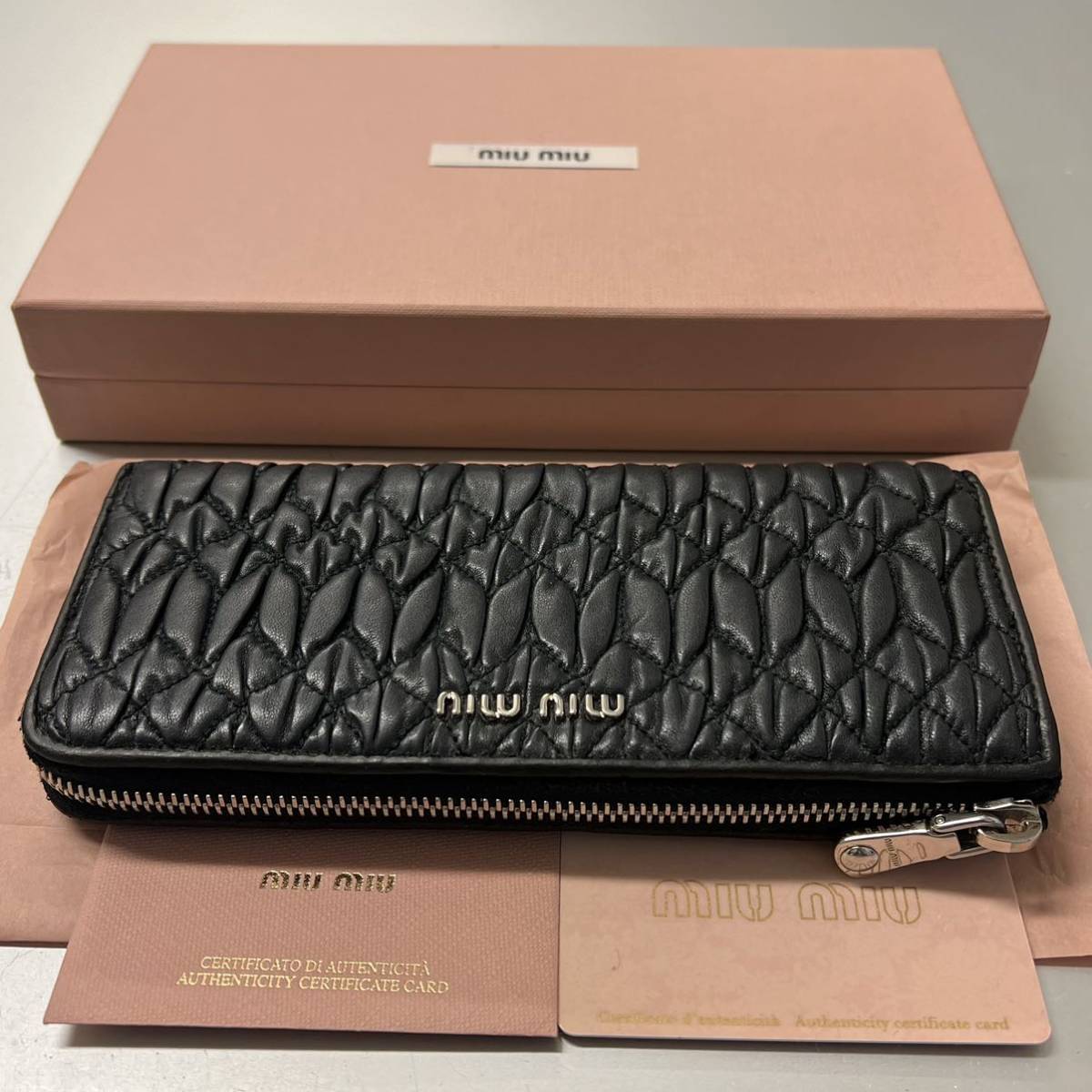新品同様‼️ ミュウミュウ 財布 長財布 マトラッセ L字ファスナー 小物