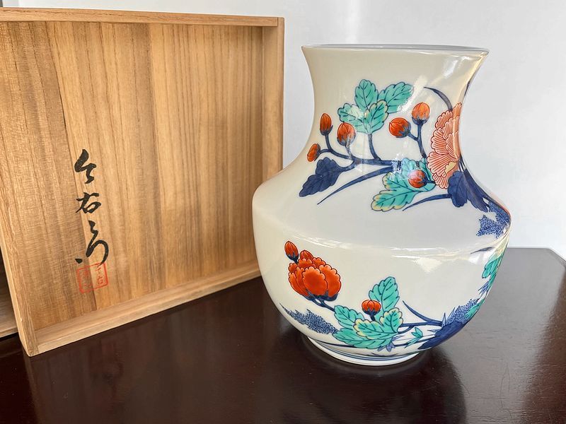 美品 有田焼 人間国宝 十二代 今泉今右衛門 錦芙蓉絵 花瓶 花器 共箱付 古伊万里 古美術_画像2