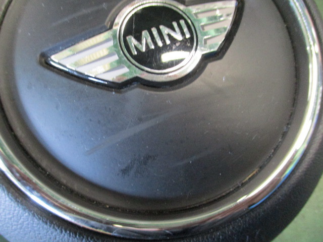 ④　H26　BMW　MINI　ミニ　XM12　F56　純正　ホーンカバー　エアバックカバー　※インフレーター欠品_画像3