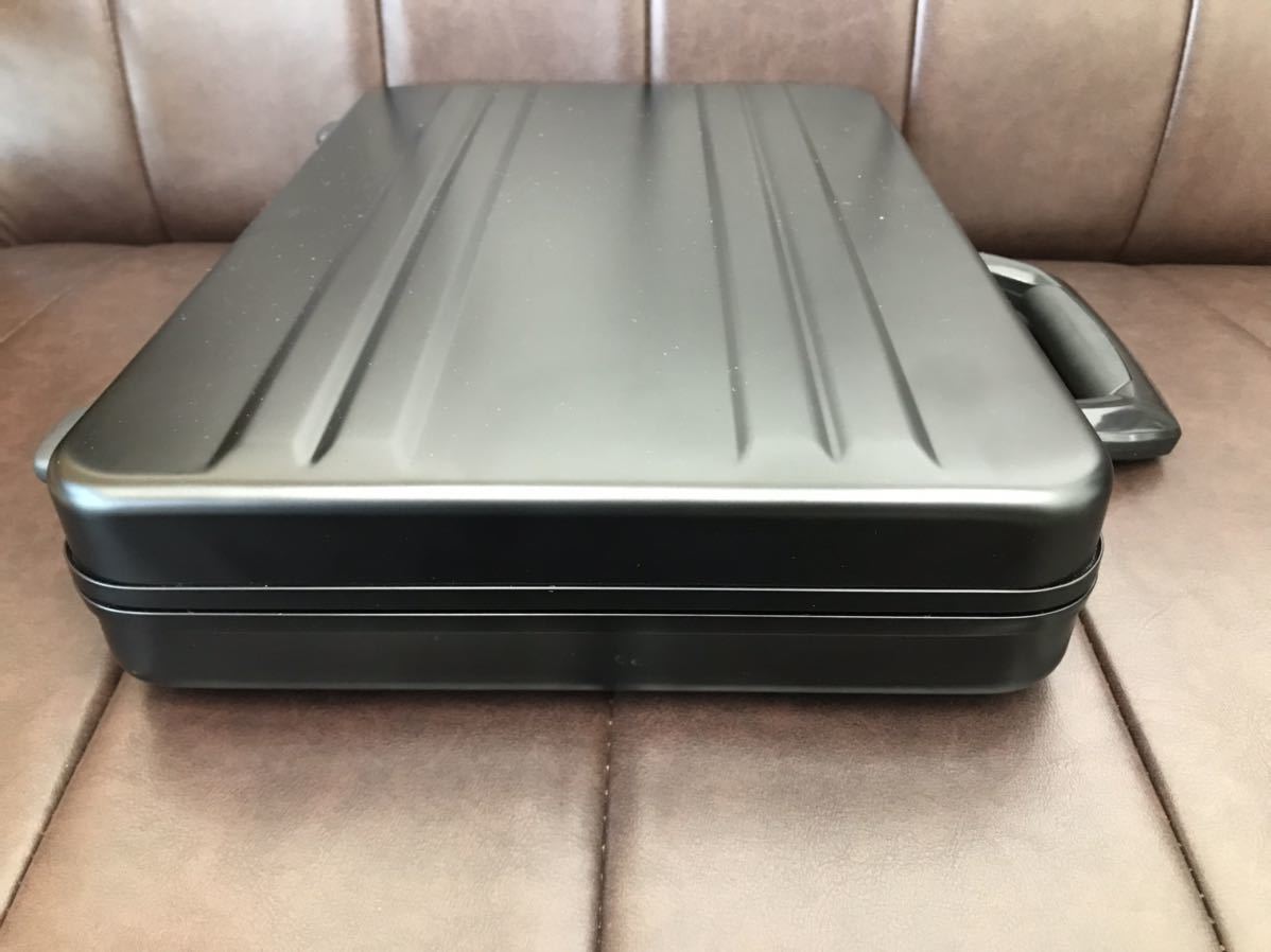 ZERO HALLIBURTON ゼロハリバートン アルミ製 アタッシュケース 黒 小