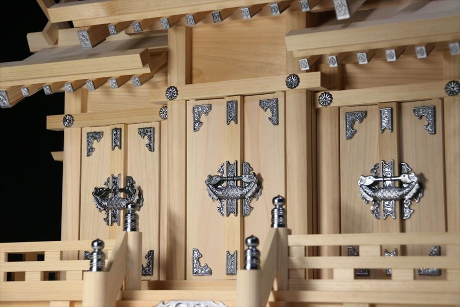 三社□屋根違い□銀風三社□神棚セット 神具 神 三社□屋根違い□銀風三社□神棚セット 神具 神