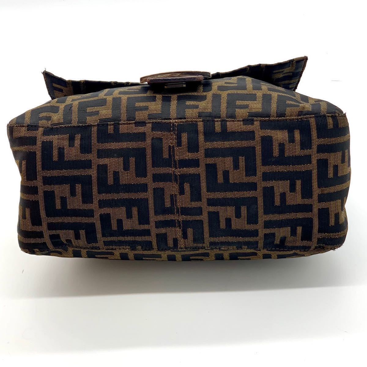 極美品】FENDI フェンディ ズッカ柄 マンマバケット ワンショルダー