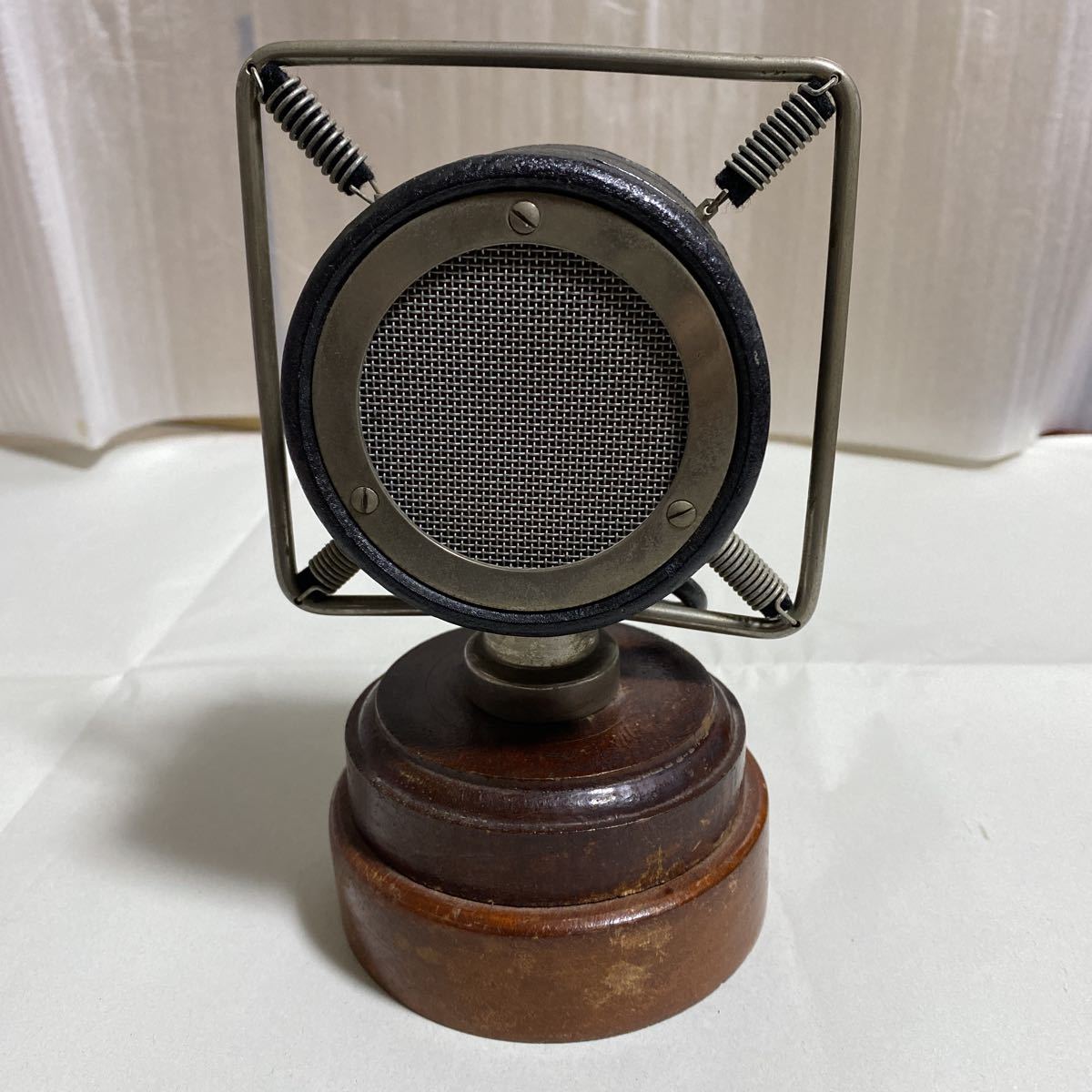 マイクの歴史: マイクの進化 - Mic & Mod|コンデンサーマイク マイクの歴史: マイクの進化 - Mic & Mod|コンデンサーマイク