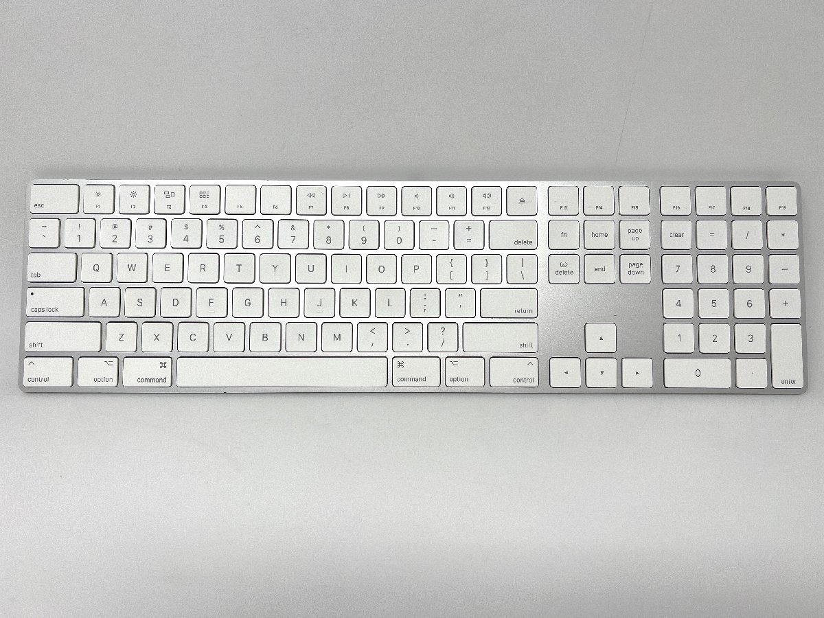 【良品】Apple Magic Keyboard with Numeric Keypad US配列 (テンキー付き) A1843 MQ052LL/A シルバー