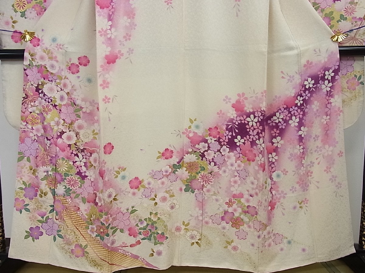 水色に大きな梅の花と花紋が描かれた振袖 金駒刺繍 着物 2022年激安