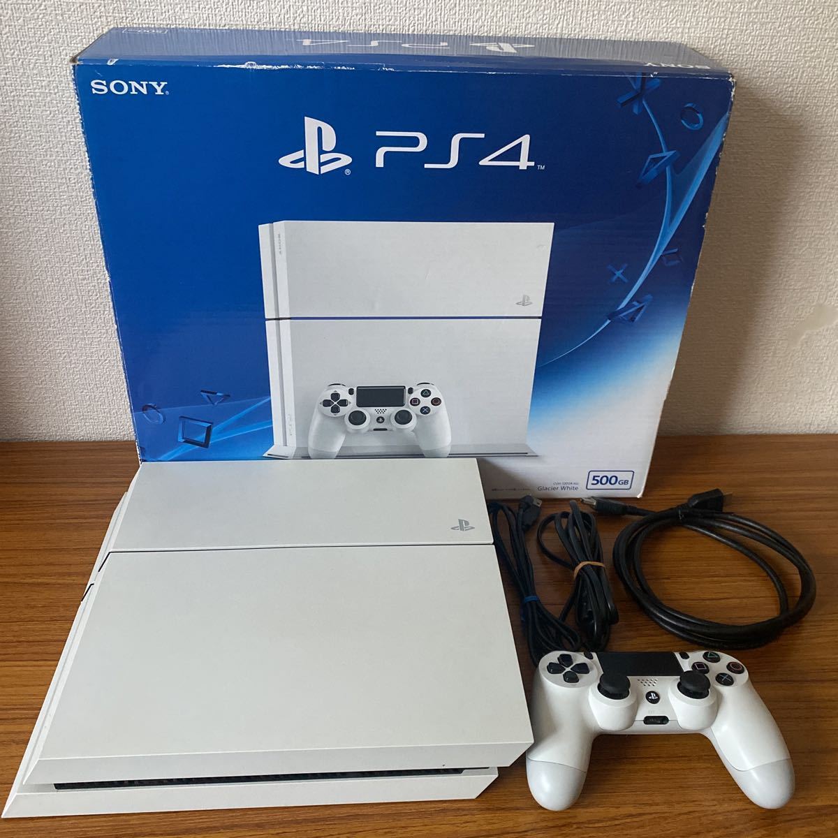 PlayStation 4 グレイシャー・ホワイト（CHI-1200A） 家庭用ゲーム本体 