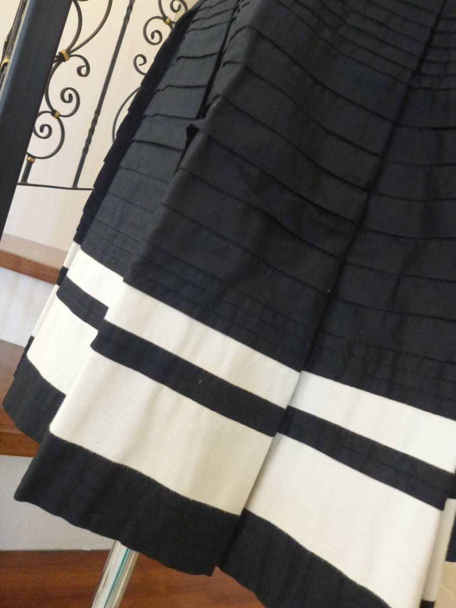 美品 Max Mara　マックスマーラ　ウィークエンド★黒×白　バイカラー　とても凝ったデザイン　スカート　38_画像3