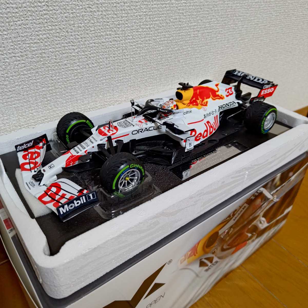 マックス・フェルスタッペン MVショップ限定 1/18 マックス・フェルスタッペン MVショップ限定 1/18