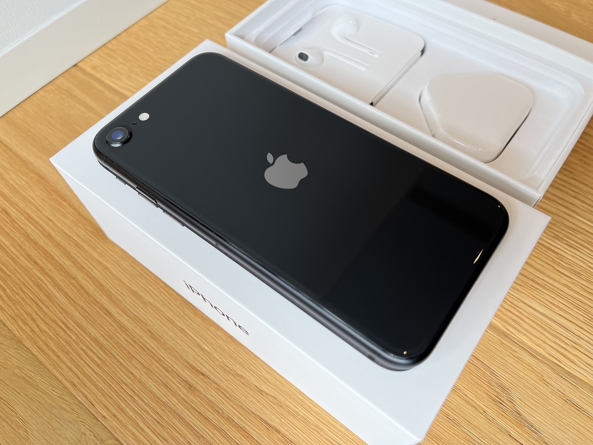 スマートフォン/携帯電話 スマートフォン本体 日本製・綿100% SIMフリー 美品 iPhone SE 第二世代 256GB ブラック 