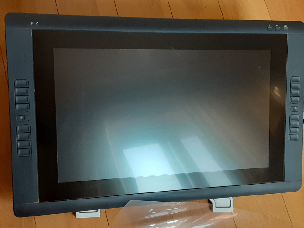 ヤフオク! - 【wacom】 ○ペン付き○ 液晶ペンタブレット 21.5...