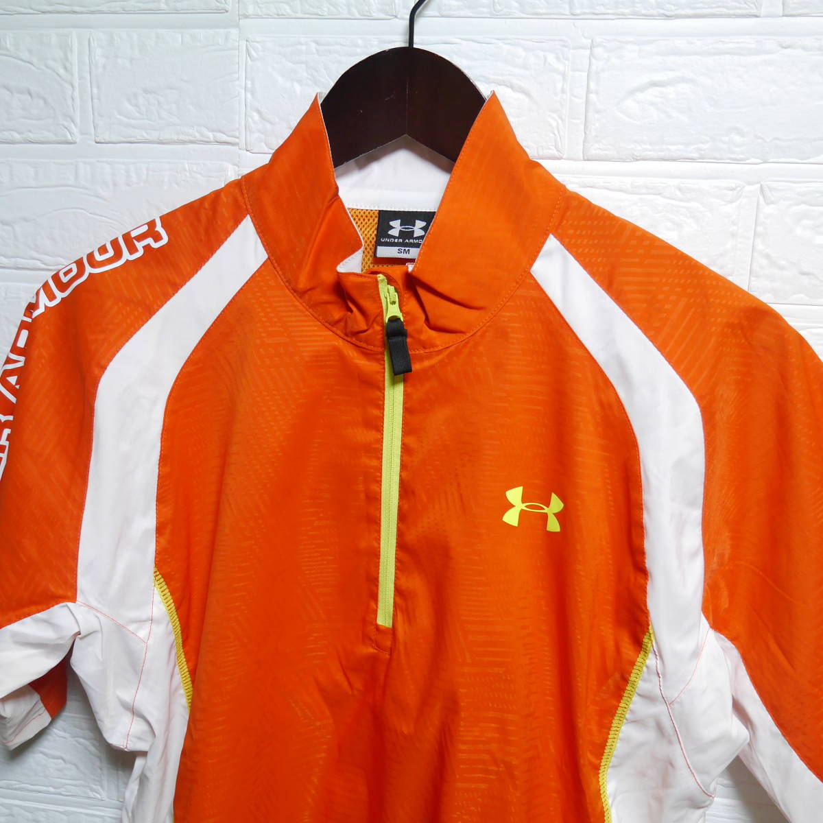 A531 ◇ UNDER ARMOUR | アンダーアーマー　半袖プルオーバー　赤系　中古　サイズＳＭ_画像3