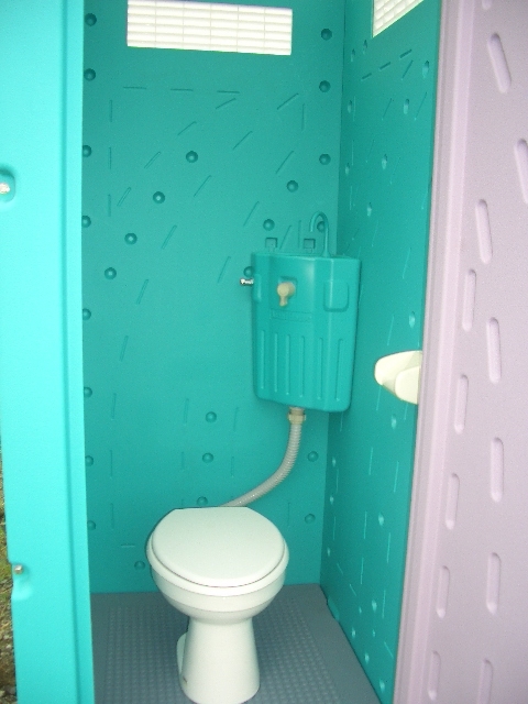 仮設トイレ新品☆洋式水洗架台付・衛生的・期間限定！数量限定！地域限定、格安価格！