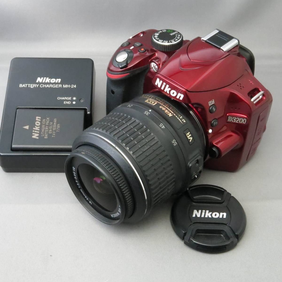 日本に Nikonニコン D3200 AF-S18-55G ☆NO.6468 RED VR ニコン