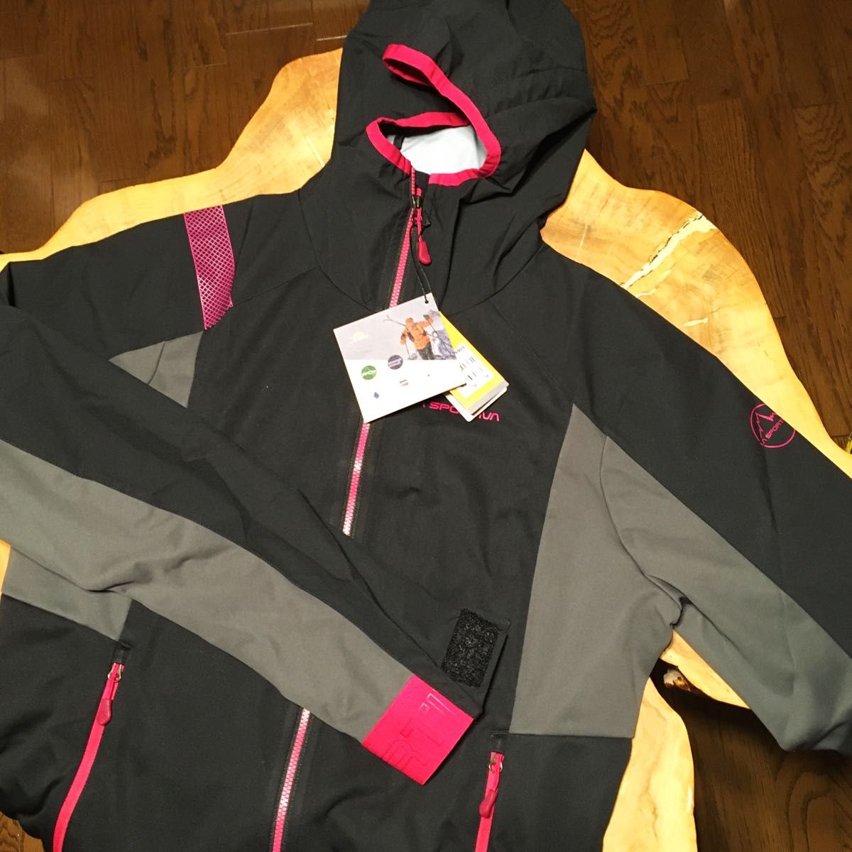 新商品 La Sportiva スポルティバ Macnas Softshell Jacket ソフトシェルジャケット レディース