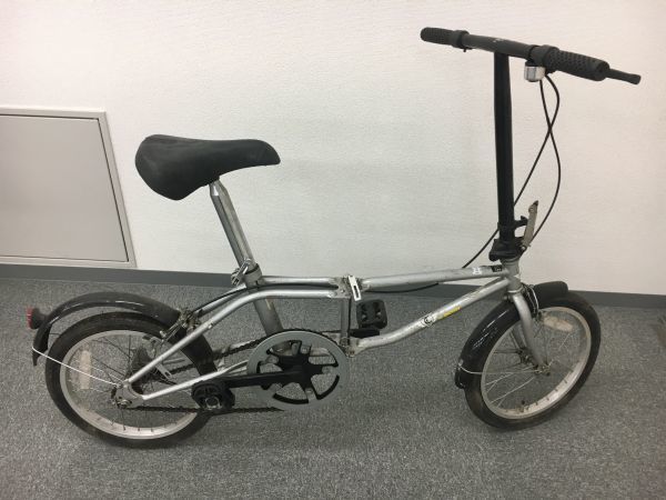 X124-H11-76【引取推奨】DAHON ダホン サイクリング 自転車 折り畳み自転車 車体 USA Engineering By DAHON LONPRODUCTS 現状品②_画像2