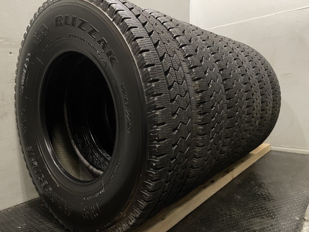 BS BLIZZAK W979 205/85R16 117/115L LT 16インチ ライトトラック用 ...