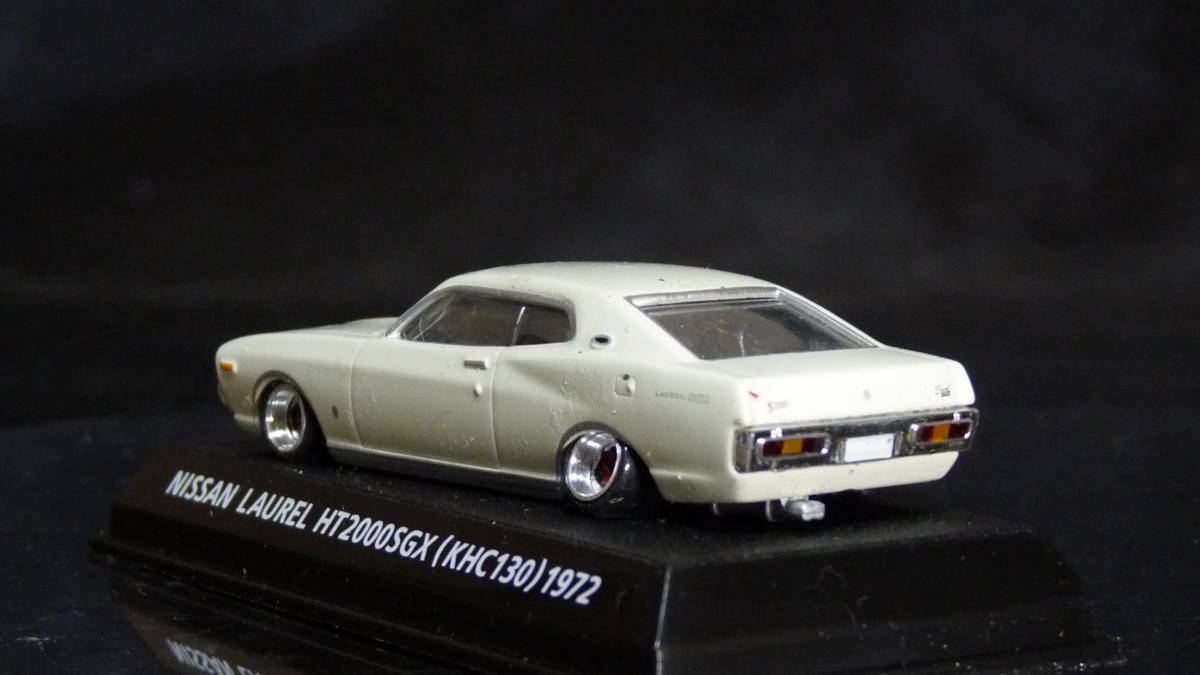 KHC130：1972/カスタム/アドバンA3A 赤 白:シャコタン ローレル・ハノ字のペッタン仕様の観賞用！！/深リム 2000SGX HT コナミ絶版名車5弾_画像2