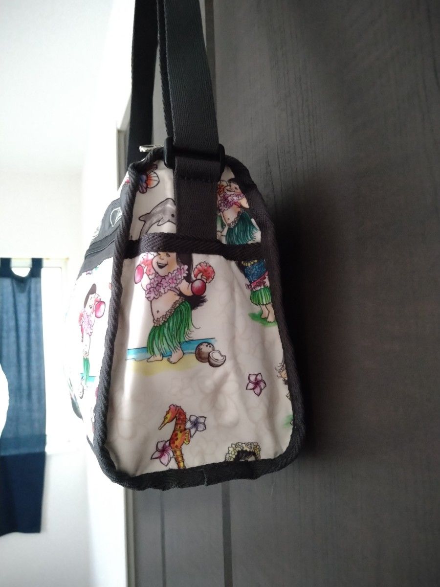 レスポートサック LeSportsac ハワイ限定柄 未使用保管品 レスポートサック LeSportsac ハワイ限定柄 未使用保管品